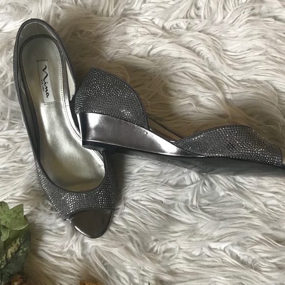 Nina Silver Rhinestone Peep toe flats! NWT! - Picture 4 of 5